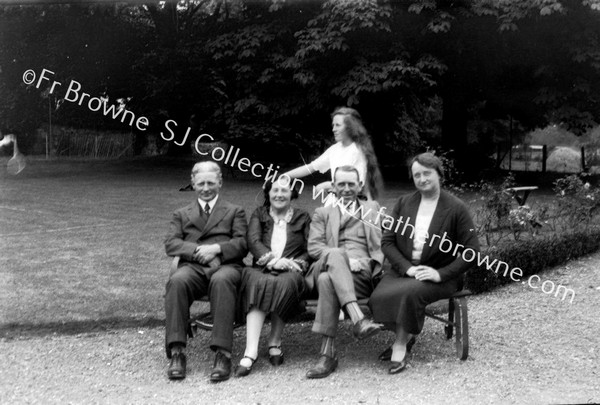 THORNFIELD MR & MRS T RAY & BETTY WITH MR & MRS T.M.BURKE OF MELBOURNE